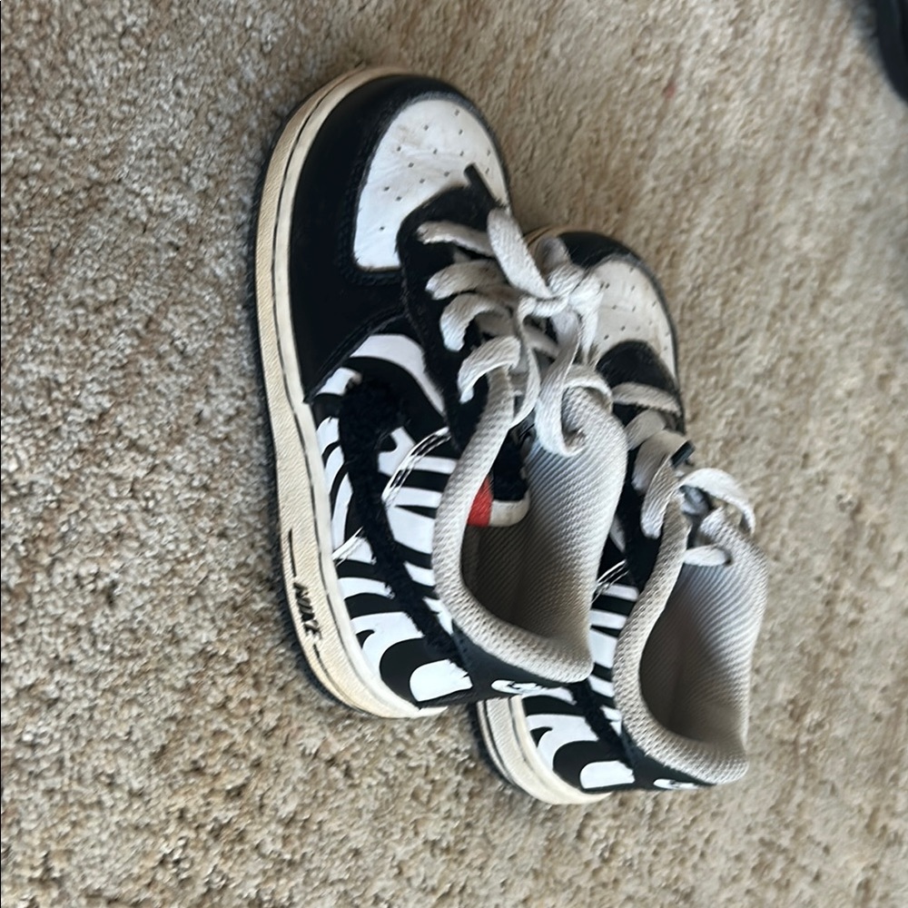 Nike Kids Zebra Pattern Sneakers - Black and White